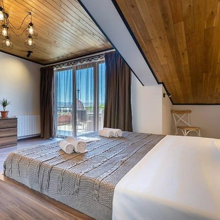 3Br Apt W Huge Terrace & Magnificent Views Tbilisi Bagian luar foto