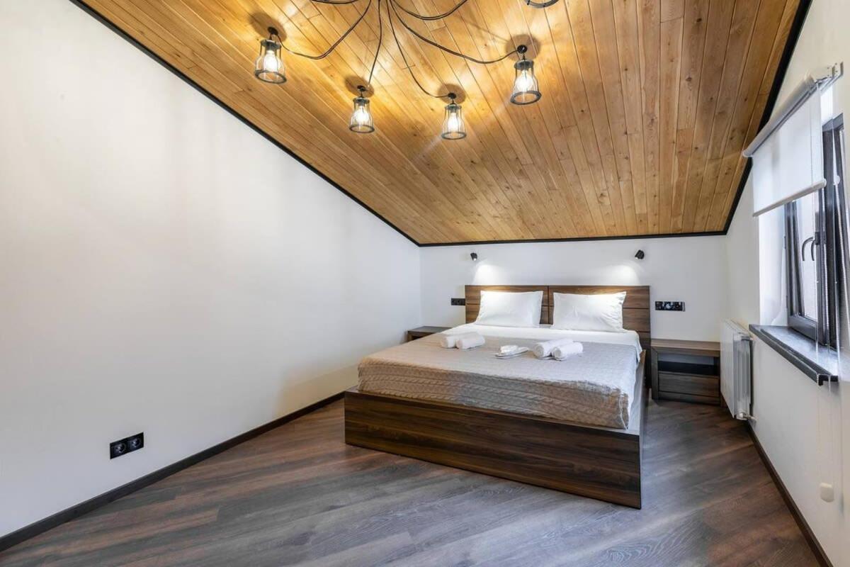 3Br Apt W Huge Terrace & Magnificent Views Tbilisi Bagian luar foto