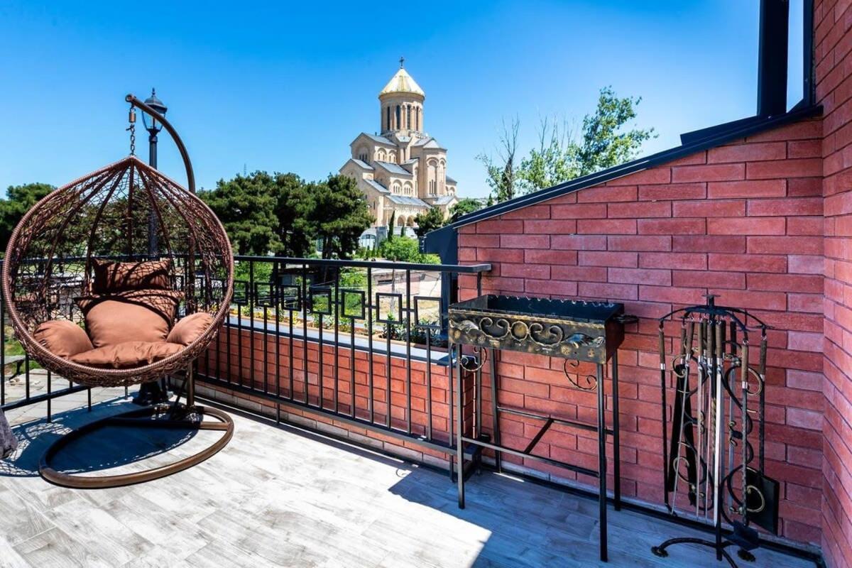3Br Apt W Huge Terrace & Magnificent Views Tbilisi Bagian luar foto