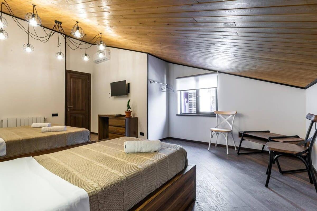 3Br Apt W Huge Terrace & Magnificent Views Tbilisi Bagian luar foto